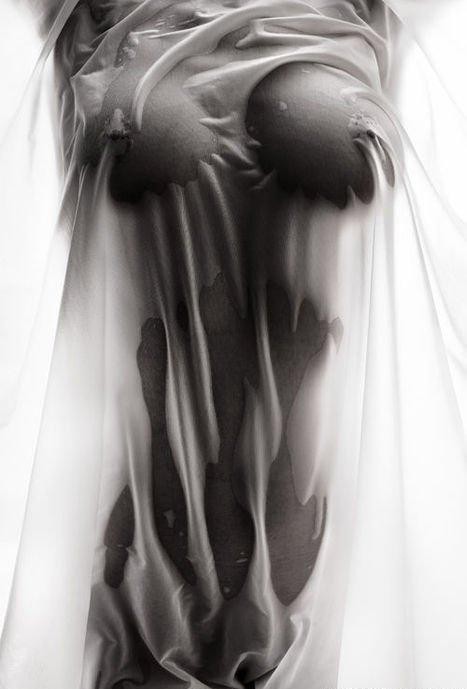 Wet Black Nude Girls - Artistic nude big wet boobs in a black and white picture - Naked Girls Blog